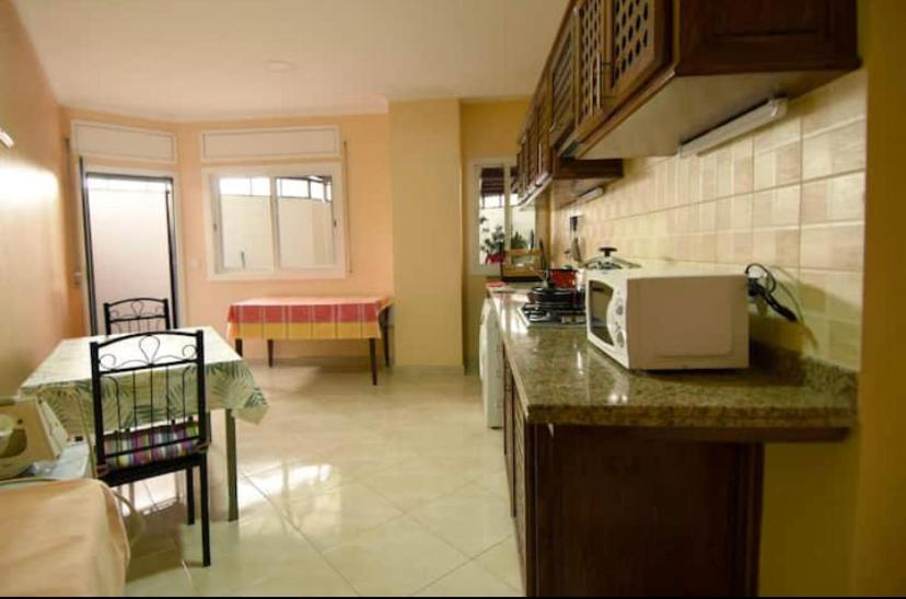 Appartement Elegant Et Climatise Au Centre Avec Terrasse - Proche Plage Et Attractions ! طنجة المظهر الخارجي الصورة