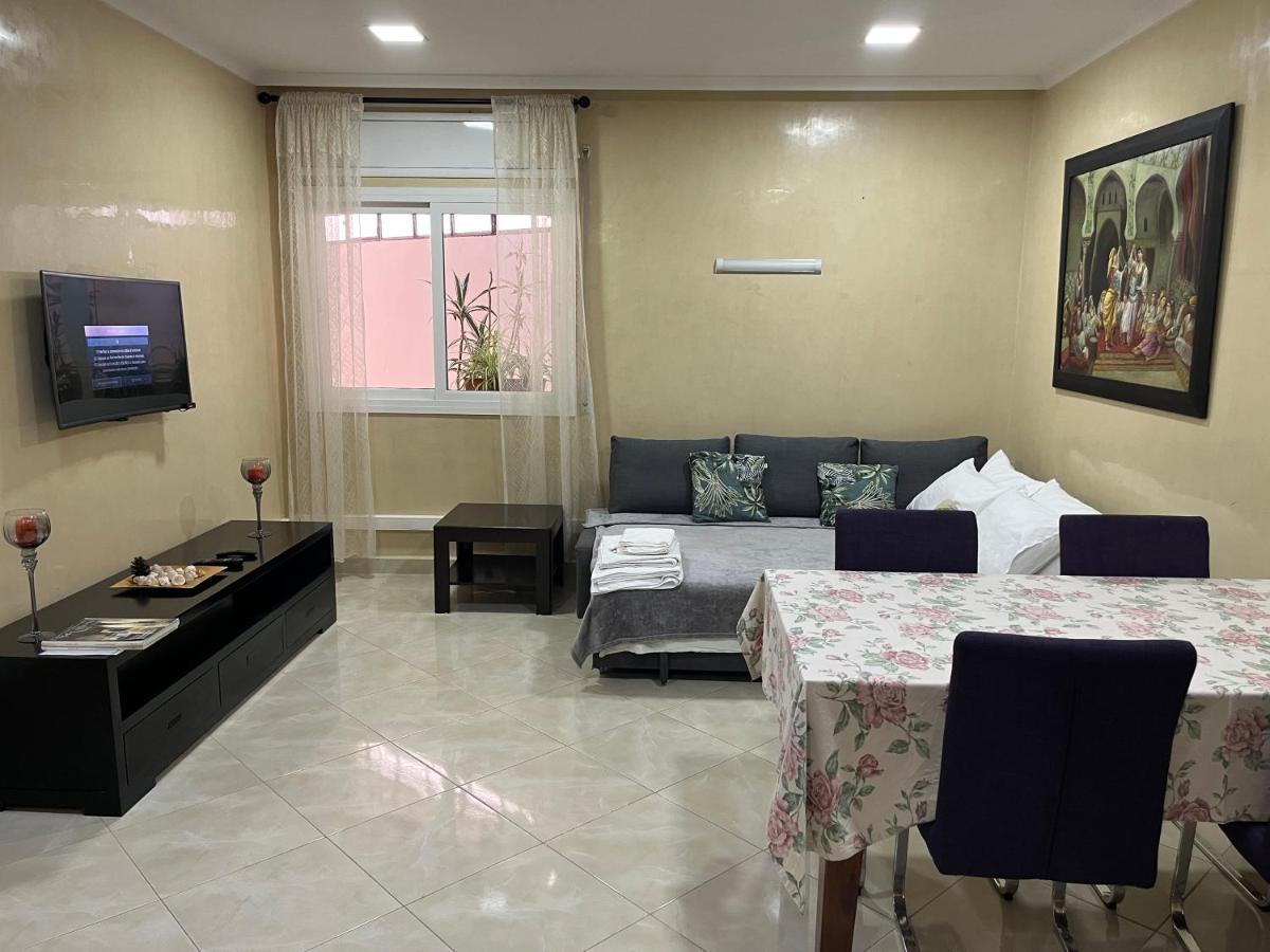 Appartement Elegant Et Climatise Au Centre Avec Terrasse - Proche Plage Et Attractions ! طنجة المظهر الخارجي الصورة